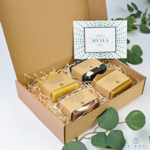 darilna škatla s štirimi naravnimi mili ter personalizirano čestitko