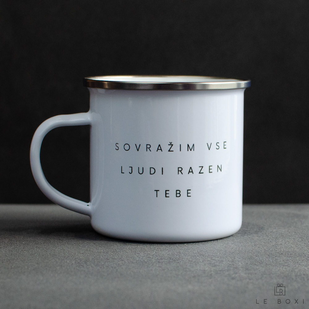 emajlirana skodelica bele barve