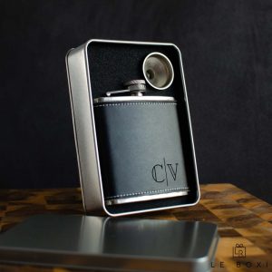 črna prisrčnica v kovisnski darilni škatli